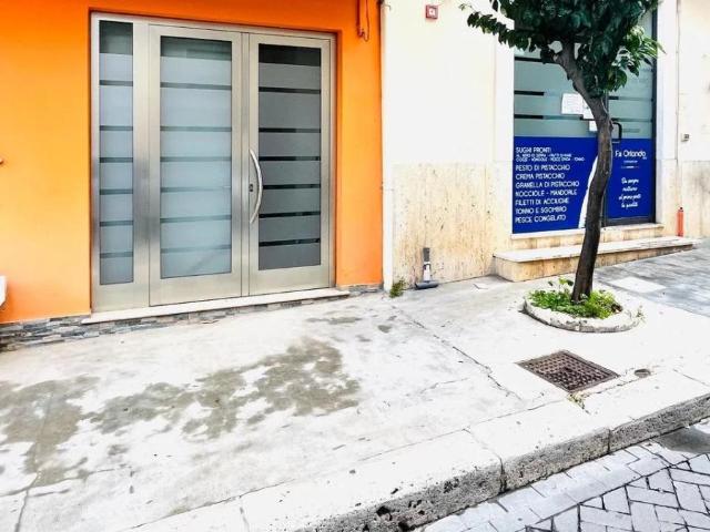 Locale Commerciale in vendita a Balestrate, Sicilia