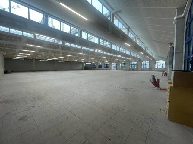 Locale Commerciale in vendita a Villaggio Gorizia, Baranzate