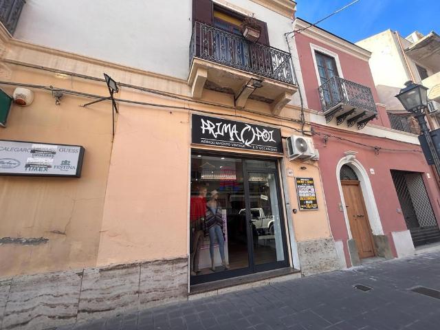 Locale Commerciale in vendita a Barcellona, Barcellona Pozzo Di Gotto