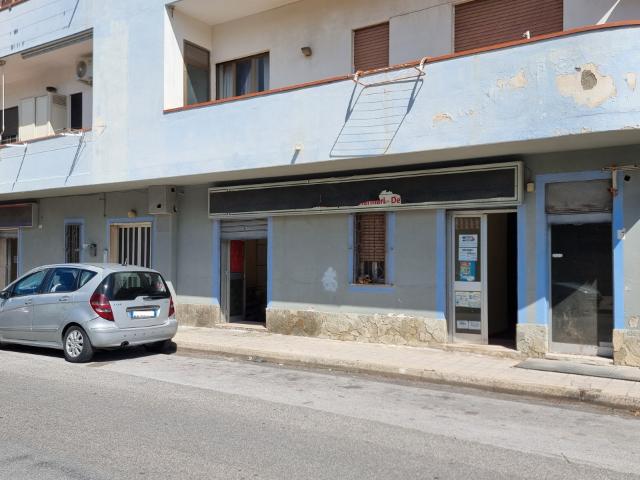 Locale Commerciale in vendita a Barcellona Pozzo Di Gotto, Sicilia