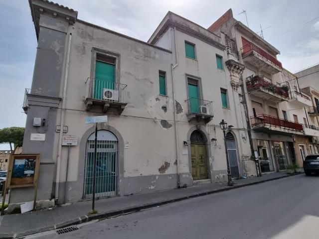 Locale Commerciale in vendita a Barcellona, Barcellona Pozzo Di Gotto