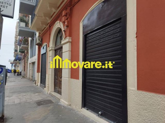Locale Commerciale in vendita a Municipio 1, Puglia