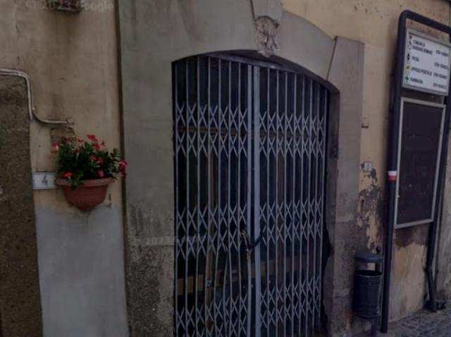 Locale Commerciale in vendita a Bassano Romano, Lazio