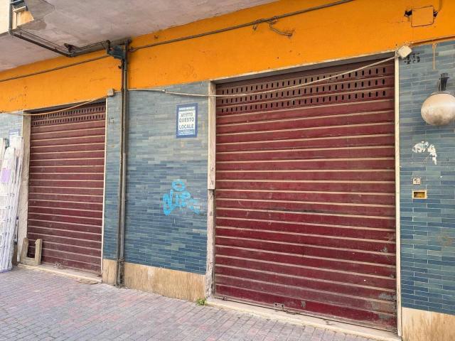 Locale Commerciale in vendita a Olevano Sul Tusciano, Campania