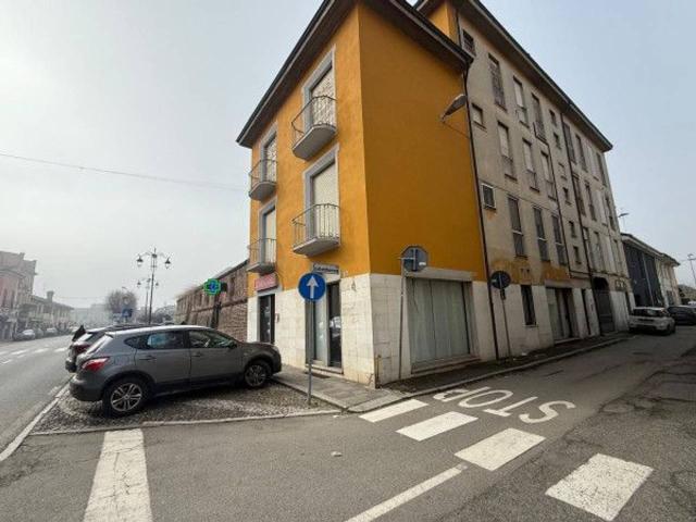 Locale Commerciale in vendita a Belgioioso, Lombardia