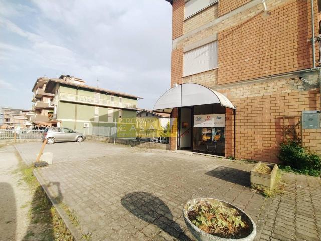 Locale Commerciale in vendita a Bellante Stazione, Bellante