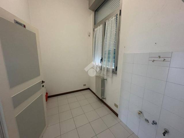 Locale Commerciale in vendita a Bellaria