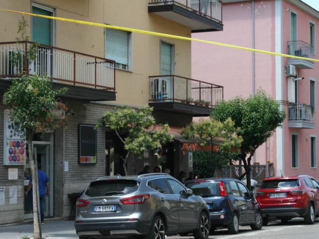 Locale Commerciale in vendita a Mellusi-Atlantici, Benevento