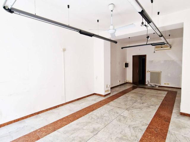 Locale Commerciale in vendita a Borgo Palazzo, Bergamo