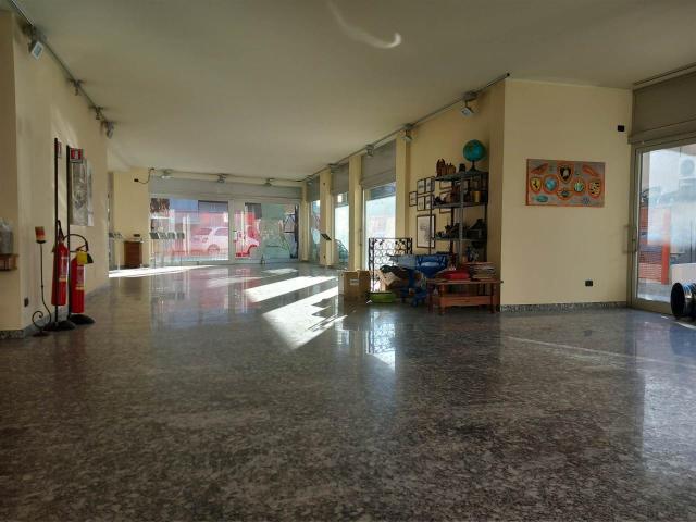 Locale Commerciale in vendita a San Tommaso, Bergamo