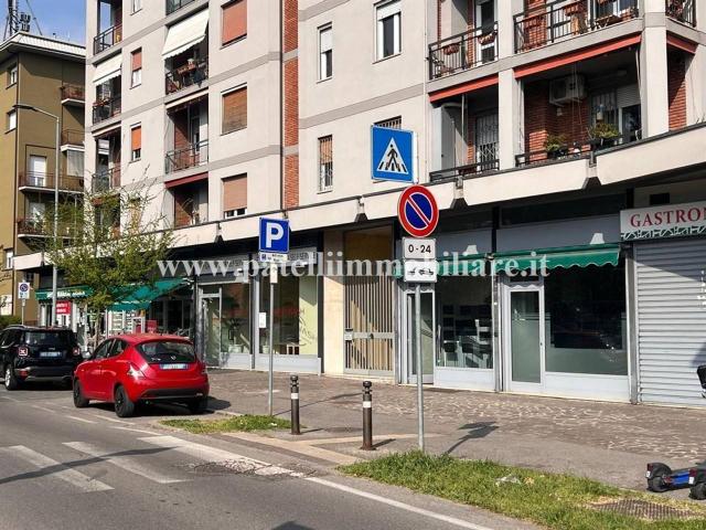 Locale Commerciale in affitto a Bergamo, Lombardia