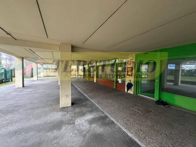 Locale Commerciale in vendita a Loreto, Bergamo
