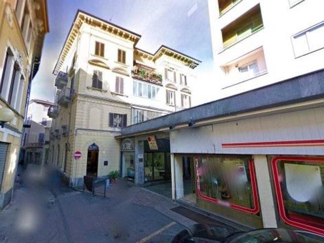 Locale Commerciale in vendita a Piazzo, Piemonte