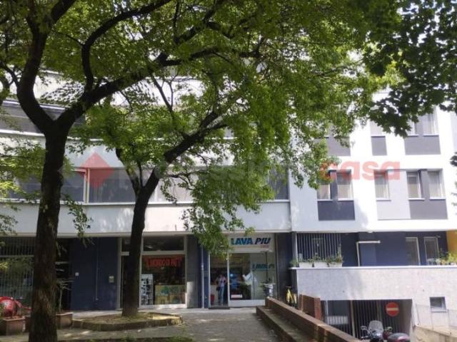 Locale Commerciale in vendita a Unione dei Comuni I Fontanili, Binasco