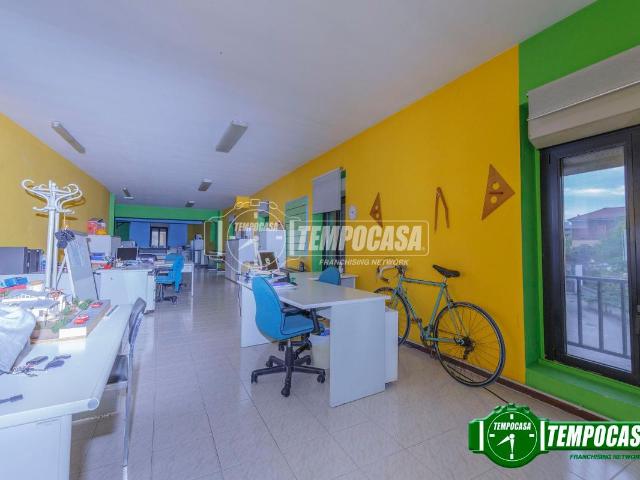 Locale Commerciale in vendita a Unione dei Comuni I Fontanili, Binasco