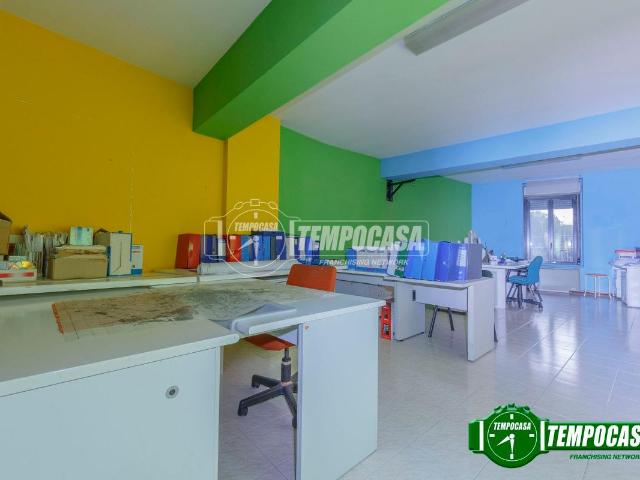 Locale Commerciale in vendita a Unione dei Comuni I Fontanili, Binasco