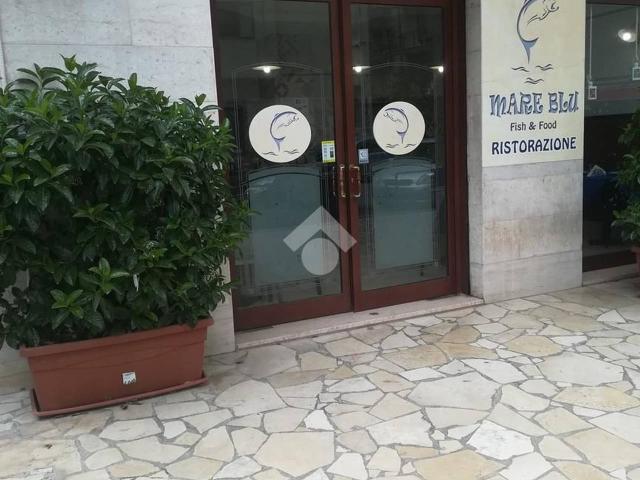Locale Commerciale in vendita a Puglia, Barletta-andria-trani