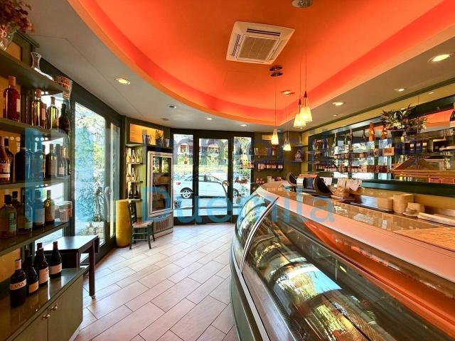 Locale Commerciale in vendita a Savena, Bologna