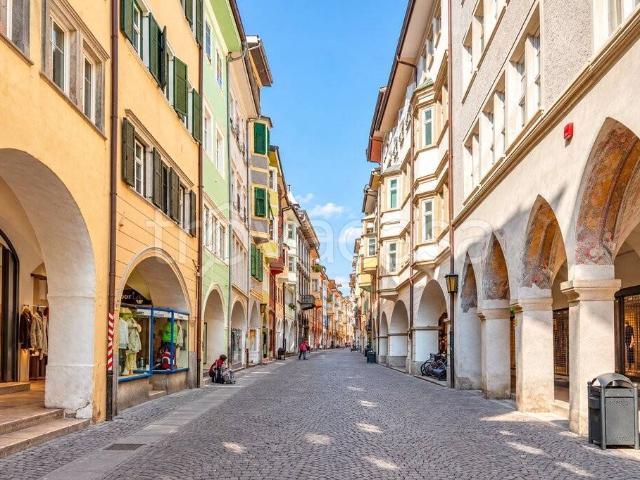 Palazzo in vendita a Centro Storico - Altstadt, Bolzano - Bozen