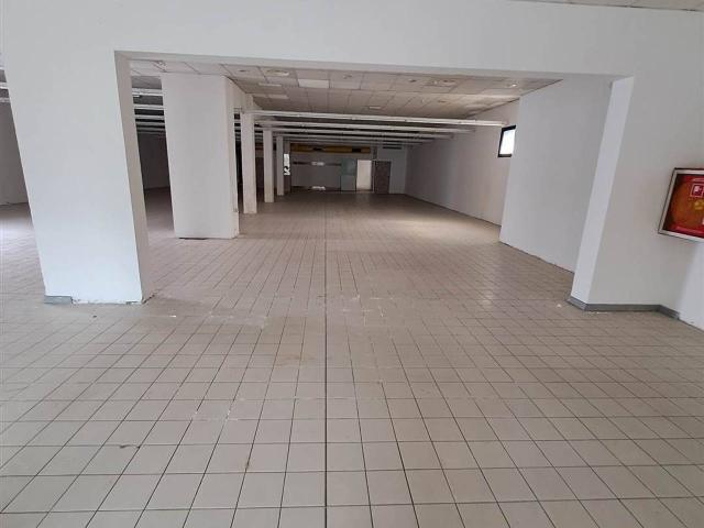Locale Commerciale in vendita a Unione Alto Ferrarese, Bondeno