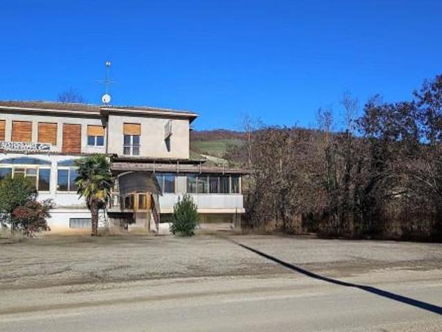 Locale Commerciale in vendita a Borgo Priolo, Lombardia