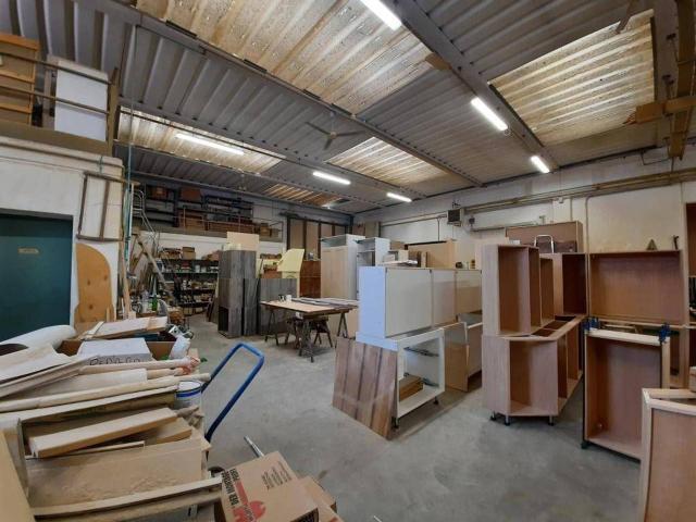 Locale Commerciale in vendita a Crosare, Bovolone