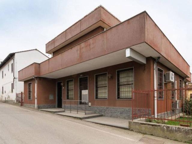 Locale Commerciale in vendita a Breme, Lombardia
