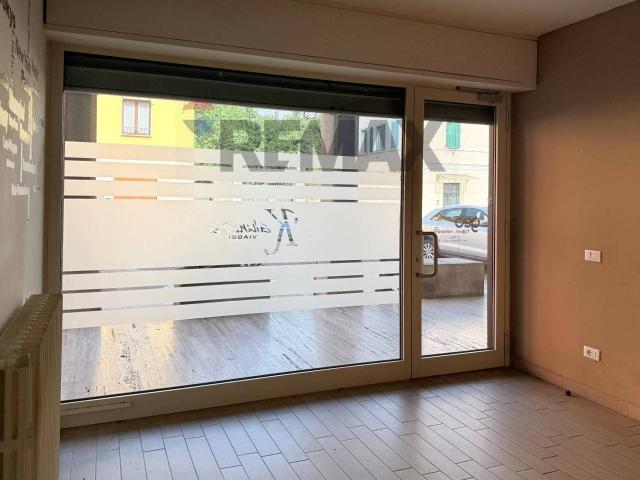 Locale Commerciale in vendita a Zona Nord, Brescia
