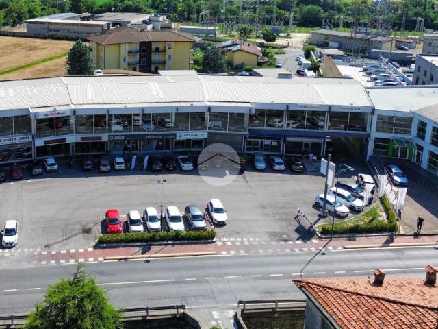 Locale Commerciale in vendita a Zona Est, Brescia