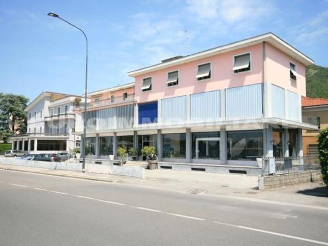 Locale Commerciale in vendita a Zona Est, Brescia