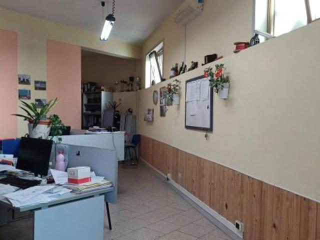 Locale Commerciale in vendita a Piana, Brolo