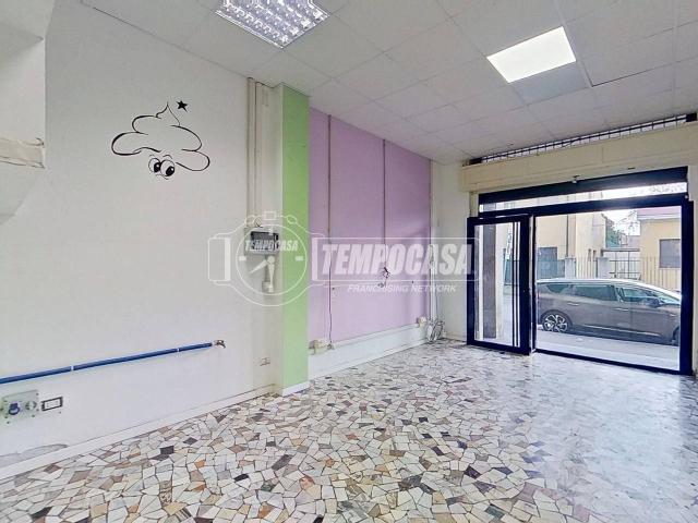 Locale Commerciale in vendita a Moncucco, Brugherio