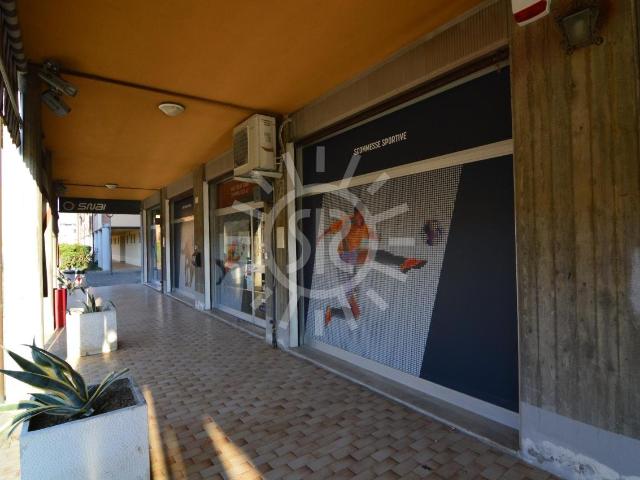 Locale Commerciale in vendita a Budrio, Reggio Emilia