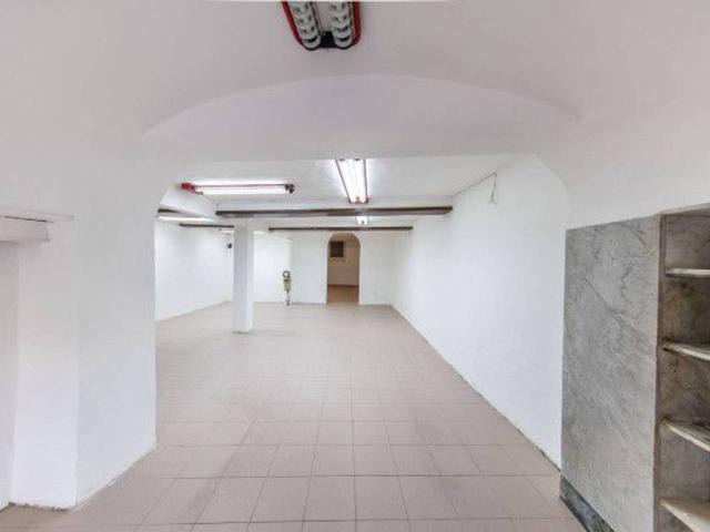 Locale Commerciale in vendita a Santa Maria, Buggiano