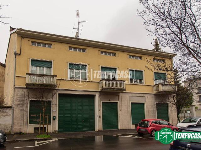 Locale Commerciale in vendita a Santi Apostoli, Busto Arsizio
