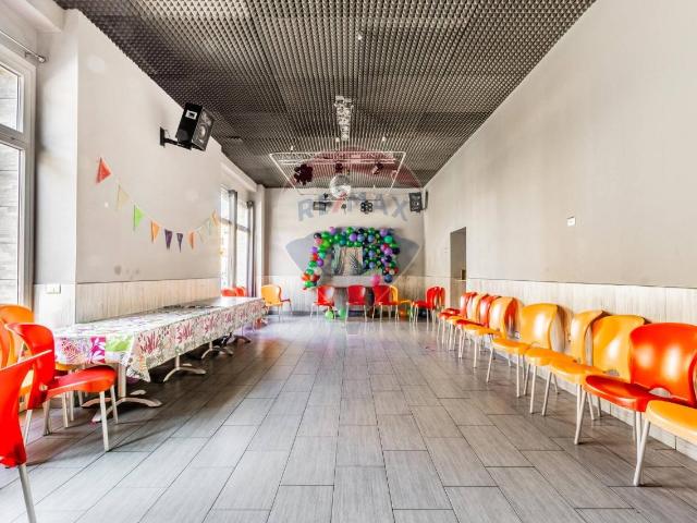 Locale Commerciale in vendita a Redentore, Busto Arsizio