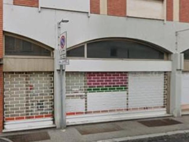 Locale Commerciale in vendita a Busto Arsizio, Lombardia