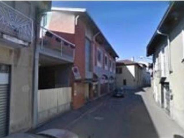 Locale Commerciale in vendita a Busto Arsizio, Lombardia