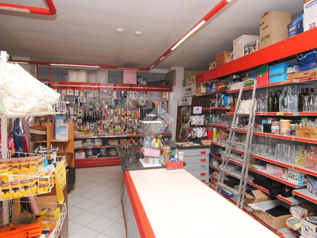 Locale Commerciale in vendita a Piemonte, Torino