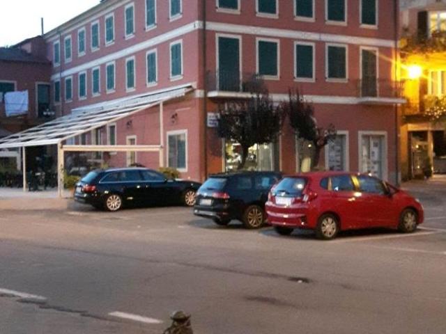 Locale Commerciale in vendita a Piemonte, Alessandria
