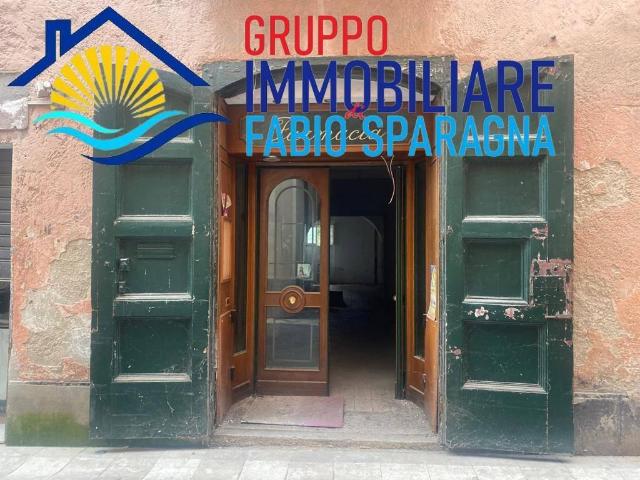 Locale Commerciale in vendita a Caiazzo, Campania