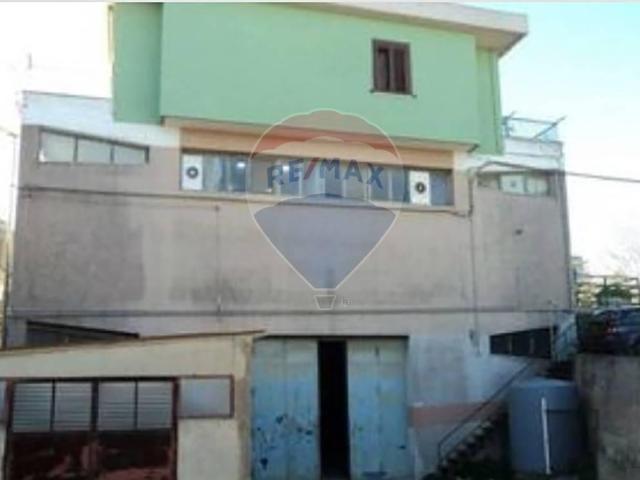 Locale Commerciale in vendita a Le Sfere, Caltagirone