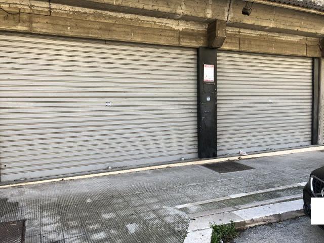 Locale Commerciale in vendita a Canosa di Puglia, Barletta-Andria-Trani