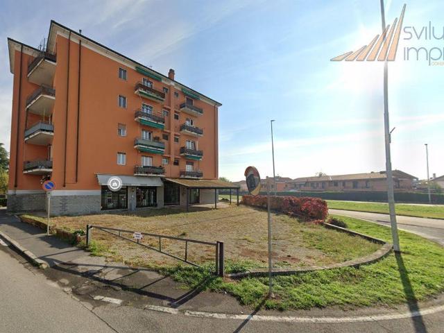 Locale Commerciale in vendita a Caponago, Lombardia
