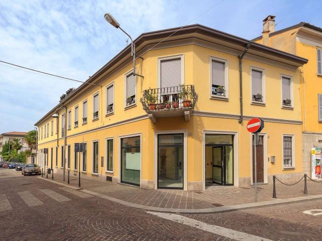 Locale Commerciale in vendita a Realdino, Carate Brianza