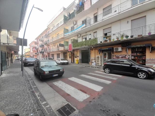 Locale Commerciale in vendita a Cardito, Campania