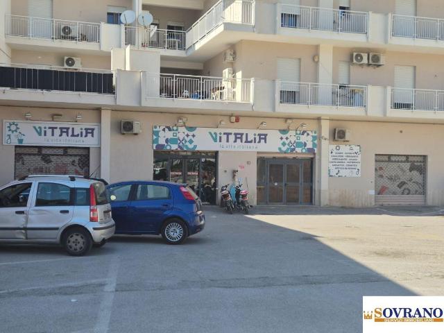 Locale Commerciale in vendita a Carini, Sicilia