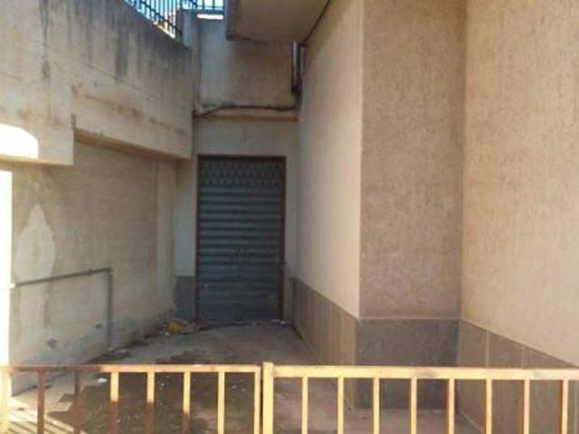 Locale Commerciale in vendita a Carlentini, Sicilia