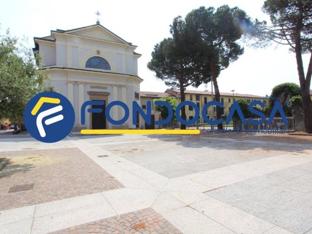 Locale Commerciale in vendita a Passirano, Carnate
