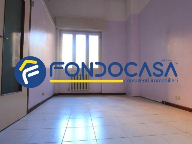 Locale Commerciale in vendita a Carnate, Lombardia